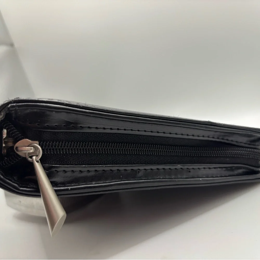 day runner zip around